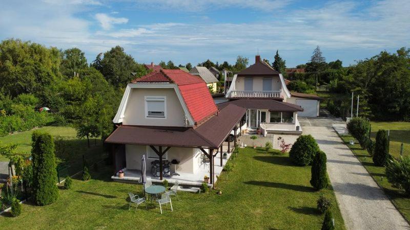 Ferienhaus Am Plattensee Balatonmáriafürdő Extérieur photo